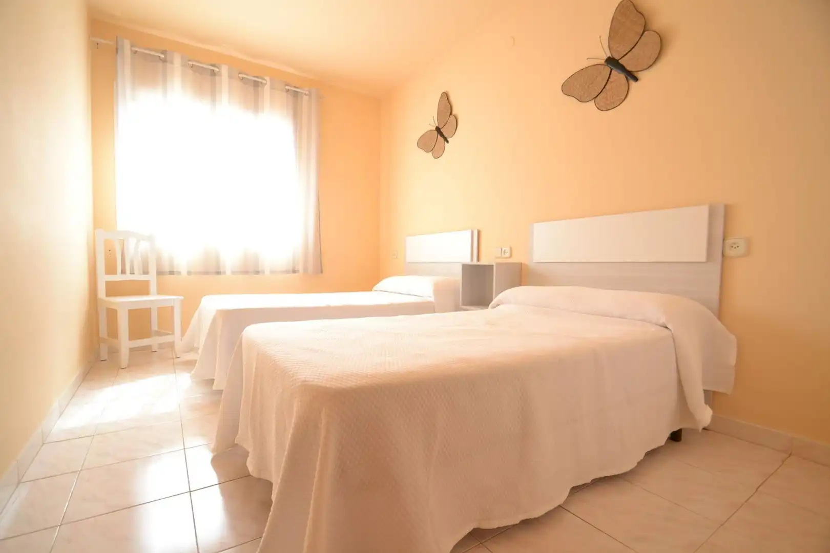 Habitación de Casa o chalet en venta en Deltebre con Aire acondicionado, Jardín privado y Terraza