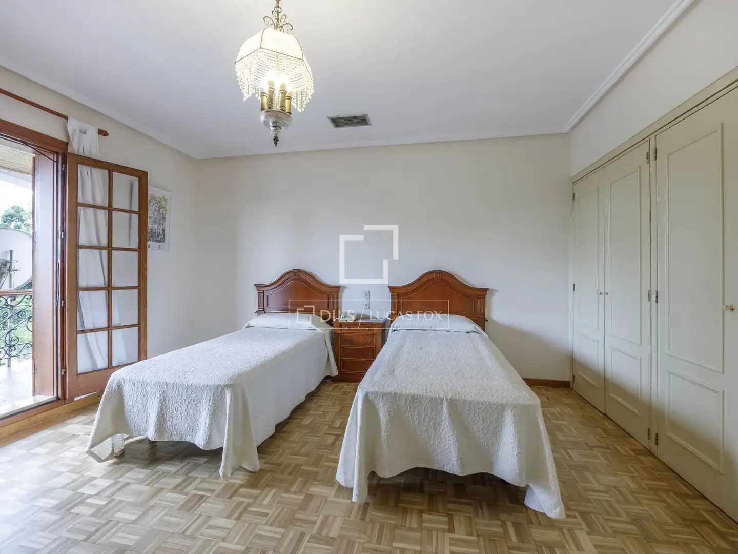 Bedroom of Houses for sale in Paterna  with Heating, Private garden and Parquet flooring