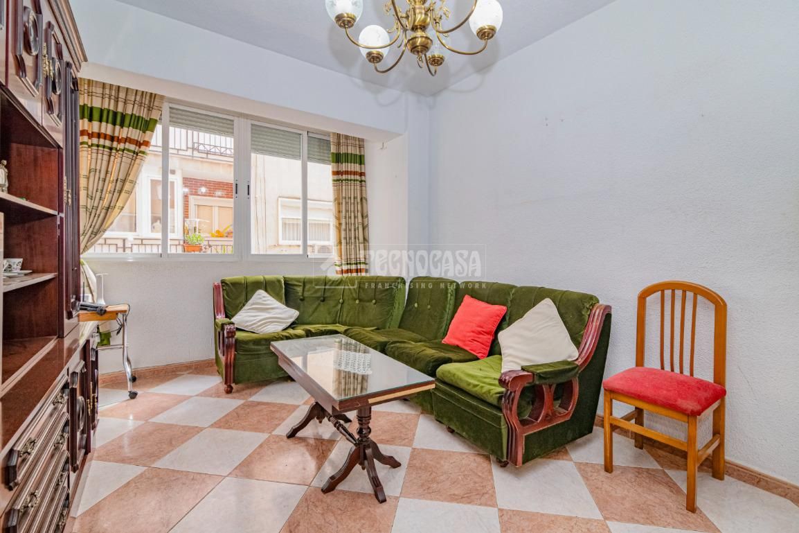 Sala de estar de Piso en venta en  Granada Capital con Balcón