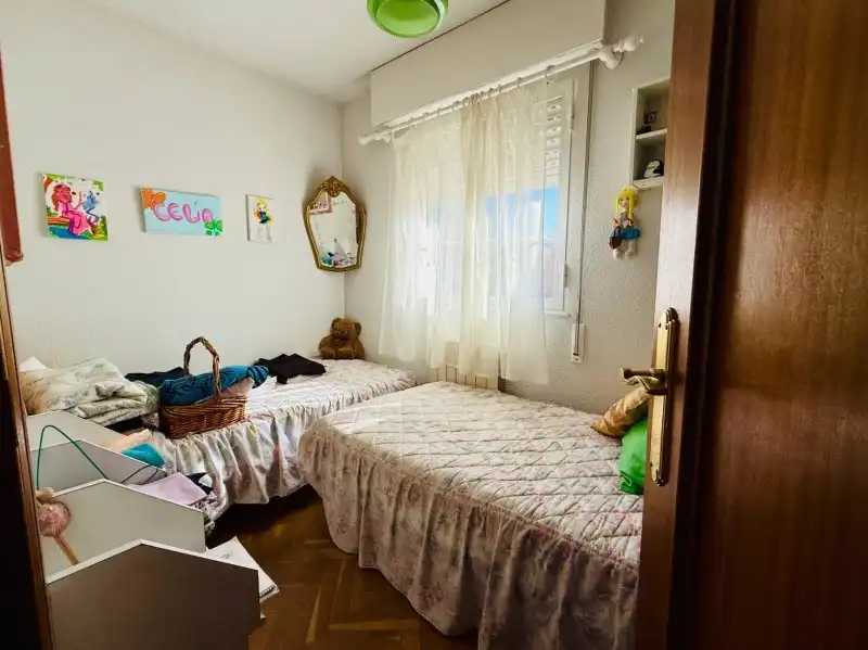 Dormitori de Casa o xalet en venda en El Espinar amb Calefacció, Jardí privat i Parquet