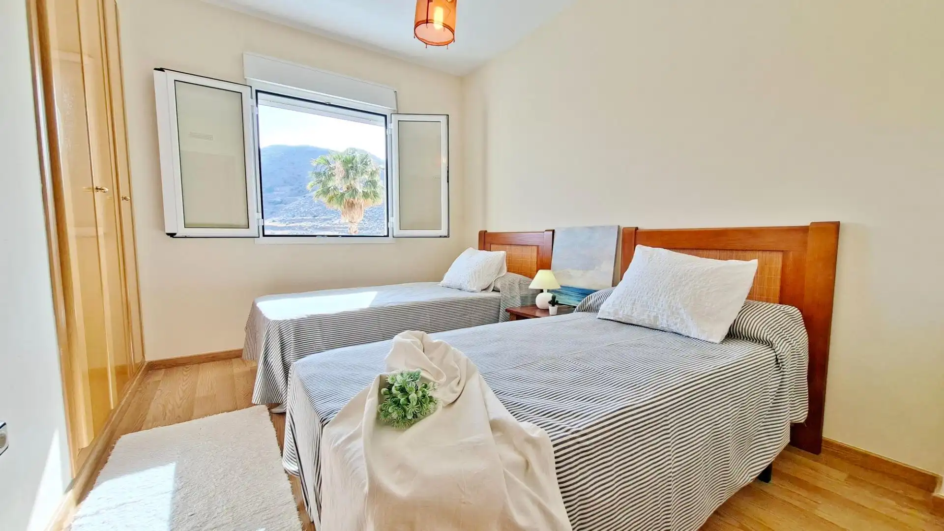 Habitación de Apartamento en venta en Carboneras con Jardín privado, Terraza y Alarma