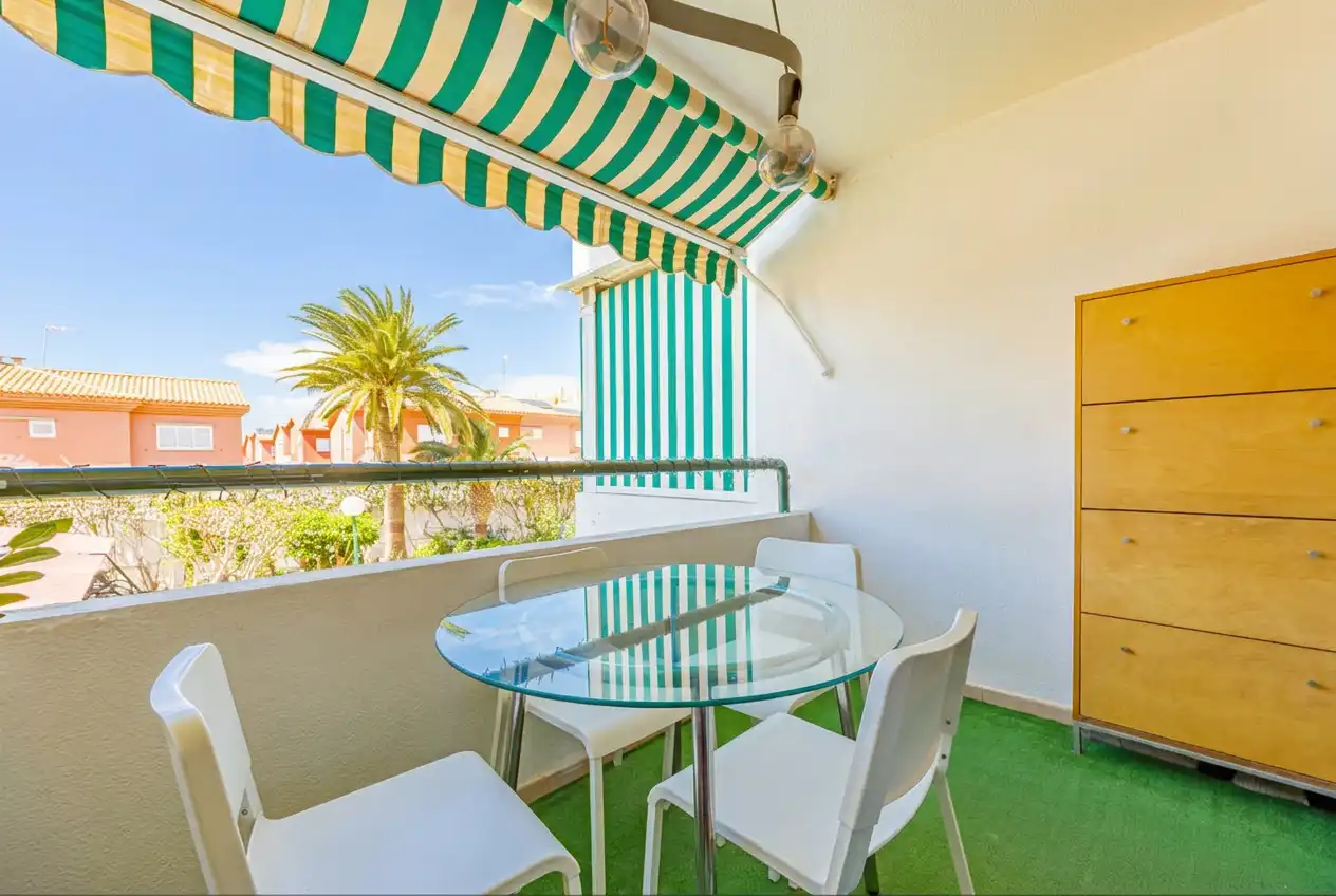 Terraza de Piso en venta en San Bartolomé de Tirajana con Terraza, Piscina y Amueblado