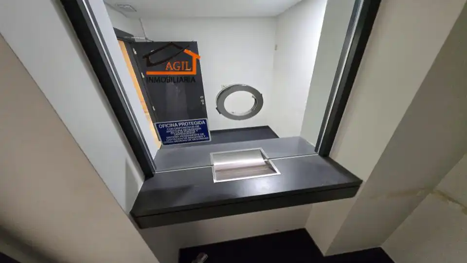 Commercial properties for rent in Leganés  with Air Conditioner, Heating and Alarm