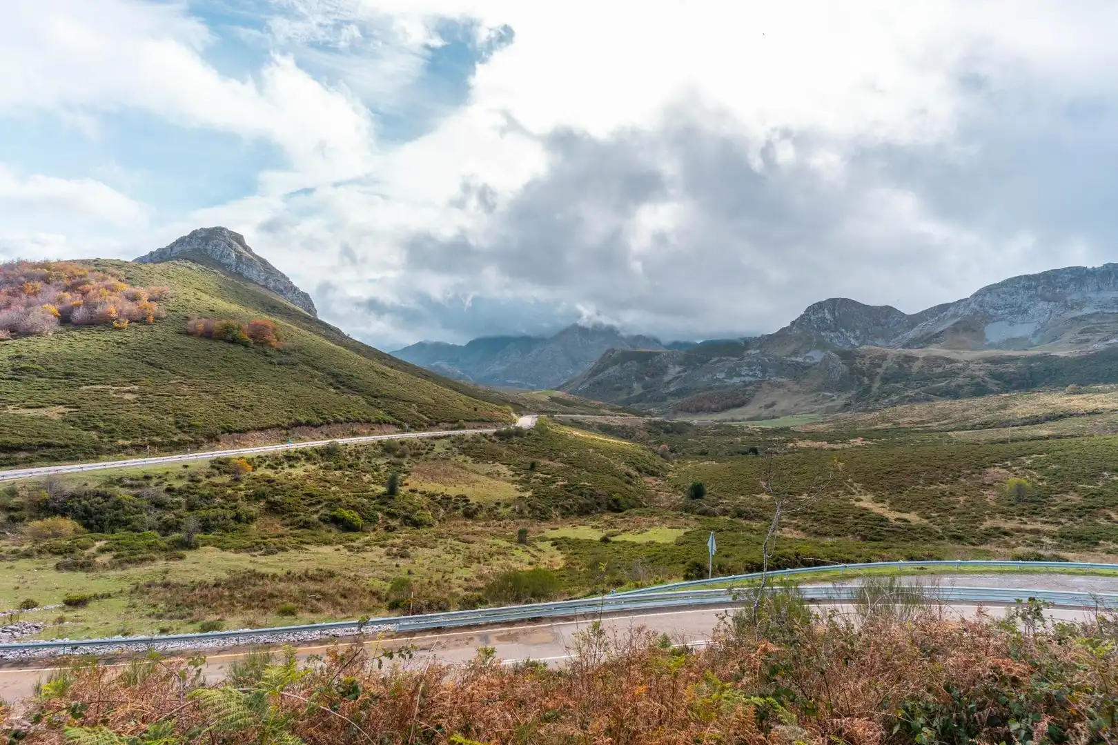 Vista exterior de Casa o chalet en venta en Burón con Jardín privado y Amueblado
