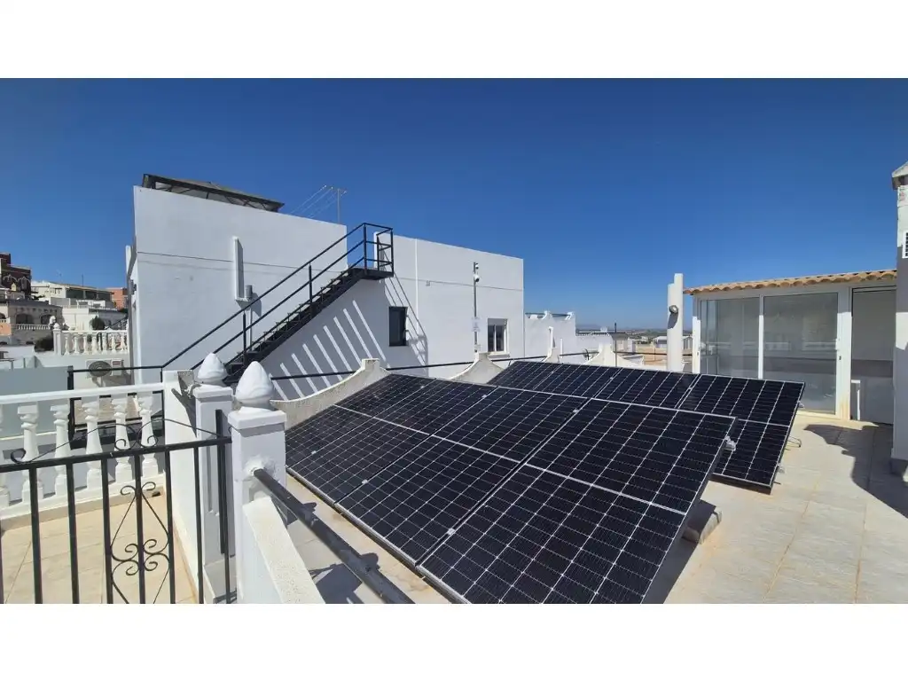 Terrassa de Casa adosada en venda en Orihuela amb Aire condicionat, Jardí privat i Piscina