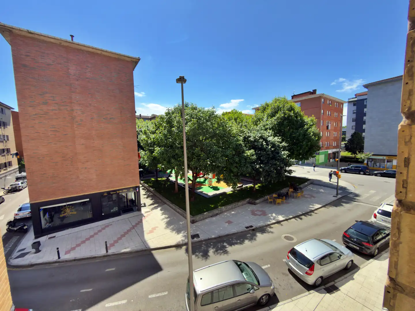 Vista exterior de Pis en venda en Gijón  amb Forn