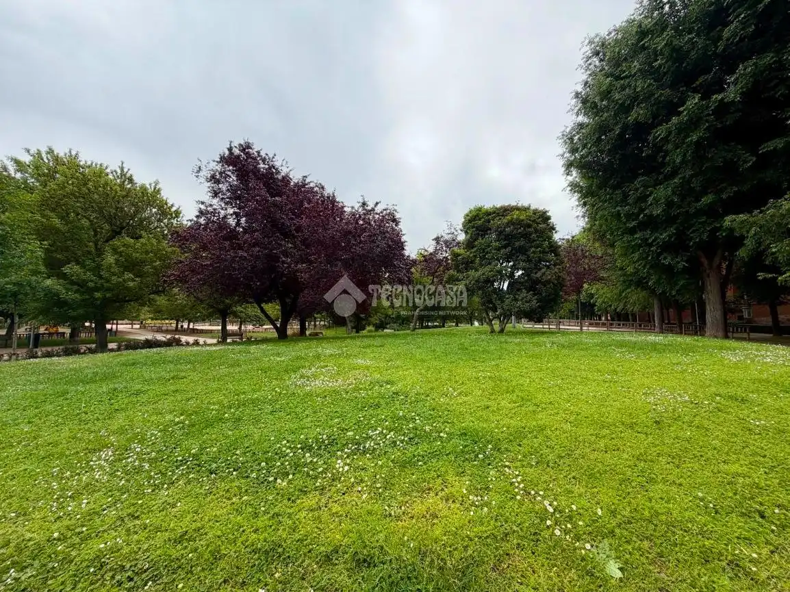 Piso en venta en Madrid con Calefacción, Terraza y Balcón