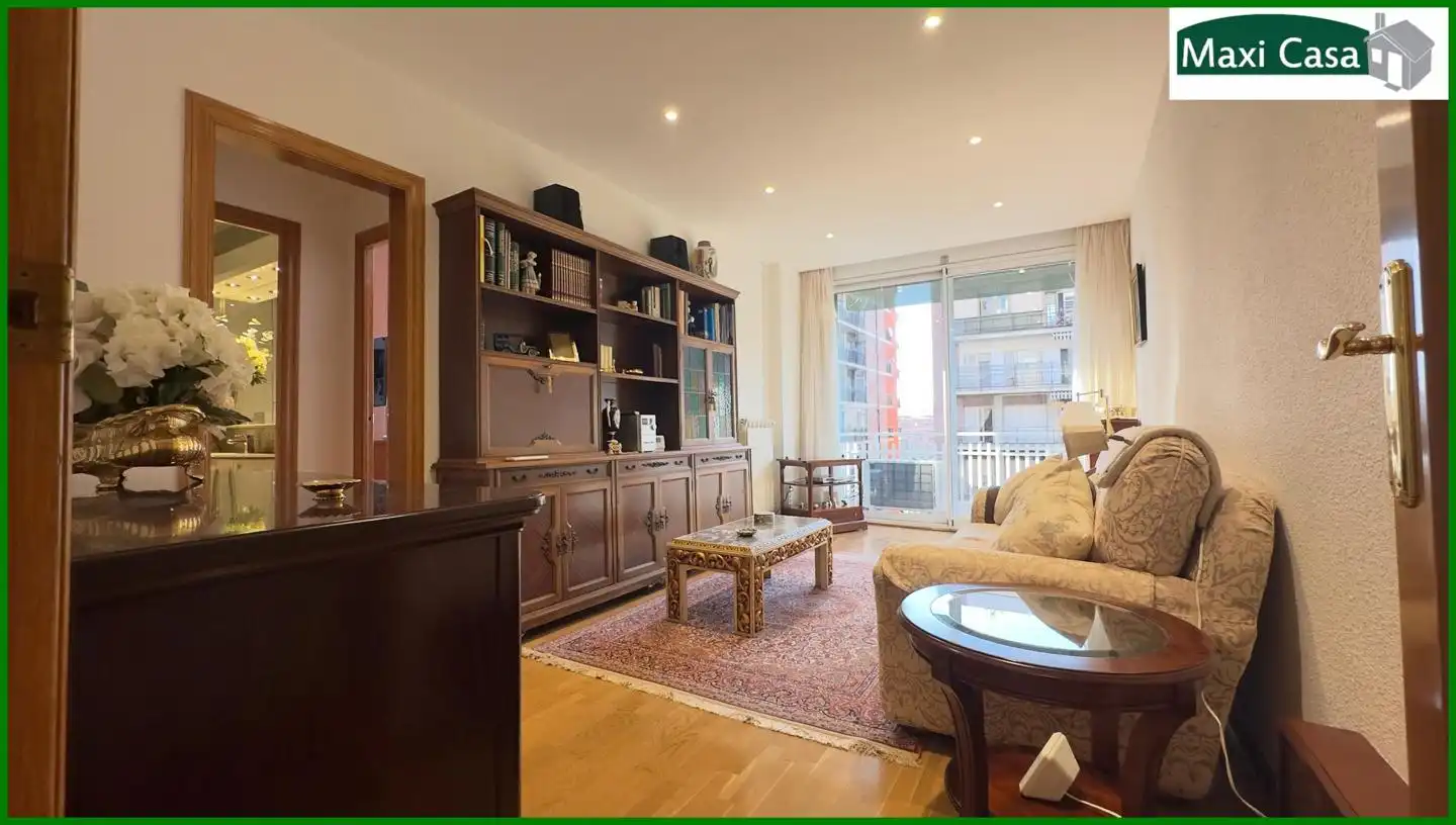 Sala de estar de Piso en venta en Barcelona con Aire acondicionado, Calefacción y Balcón