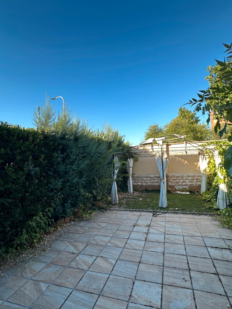 Garden of House or chalet for sale in Velilla de San Antonio  with Air Conditioner, Heating and Private garden