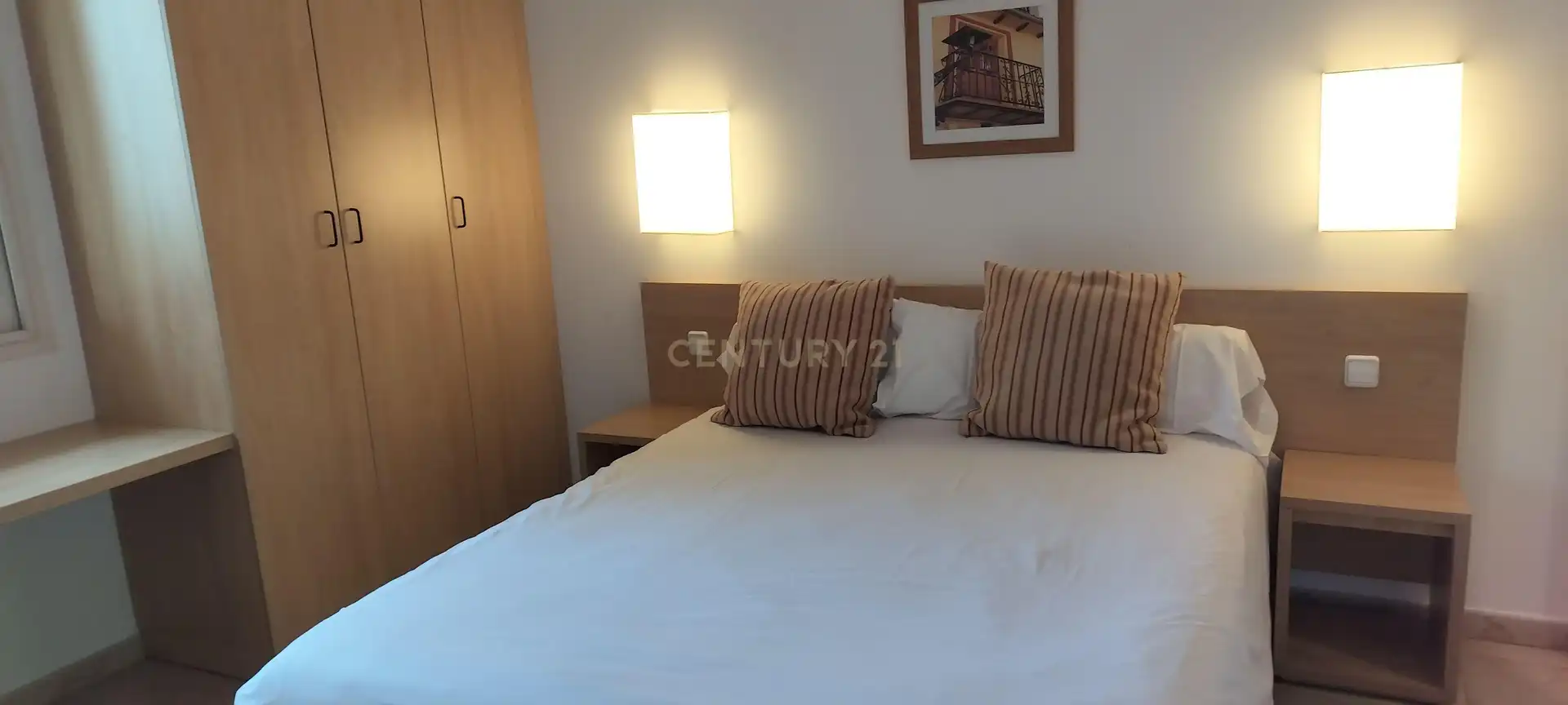 Schlafzimmer von Maisonette zum Verkauf in Manilva mit Klimaanlage, Privatgarten und Schwimmbad