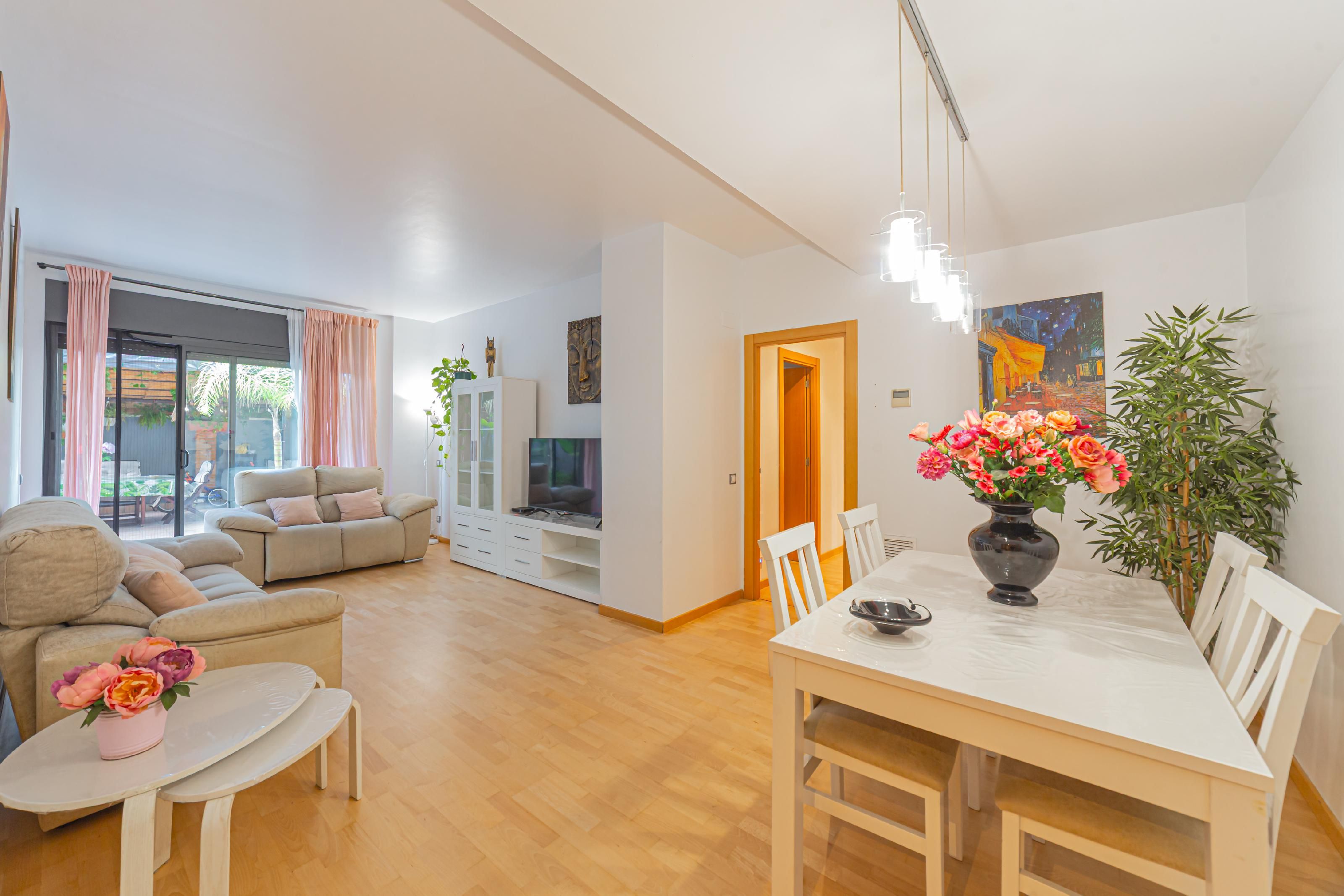 Sala d'estar de Pis en venda en Badalona amb Aire condicionat, Calefacció i Jardí privat