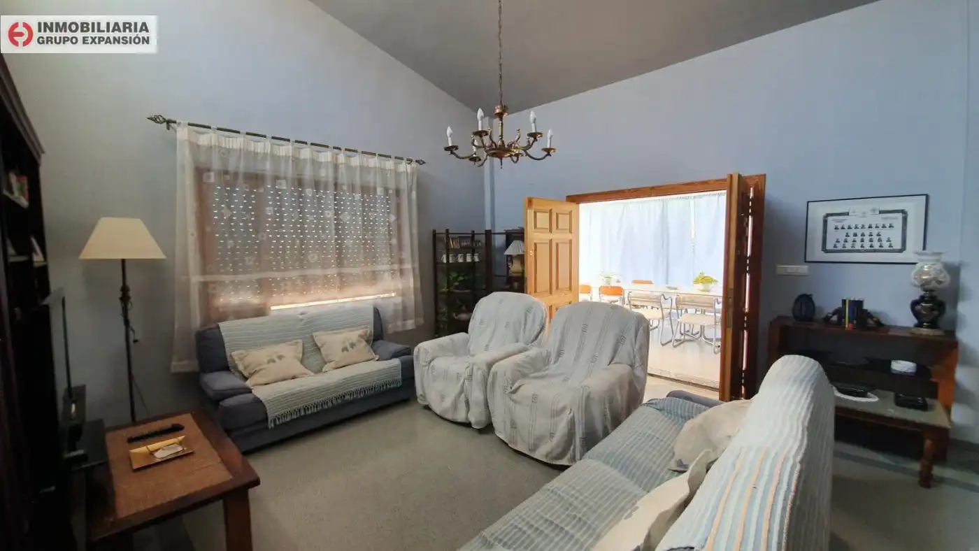 Sala d'estar de Casa o xalet en venda en Elche / Elx amb Calefacció, Jardí privat i Terrassa