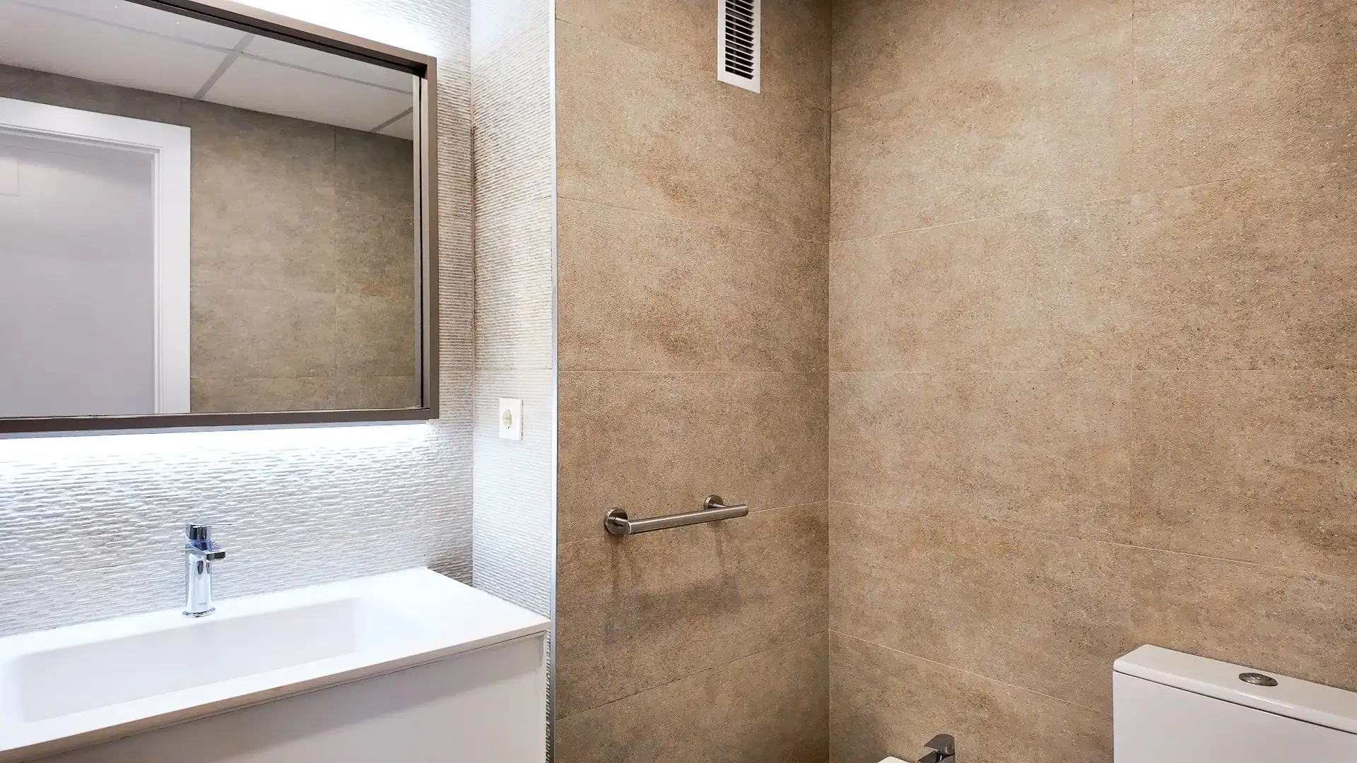 Bathroom of Attic for sale in Puçol  with Air Conditioner, Heating and Terrace