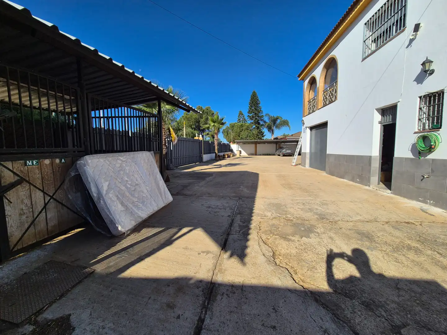 Exterior view of Houses for sale in La Rinconada  with Air Conditioner, Private garden and Terrace