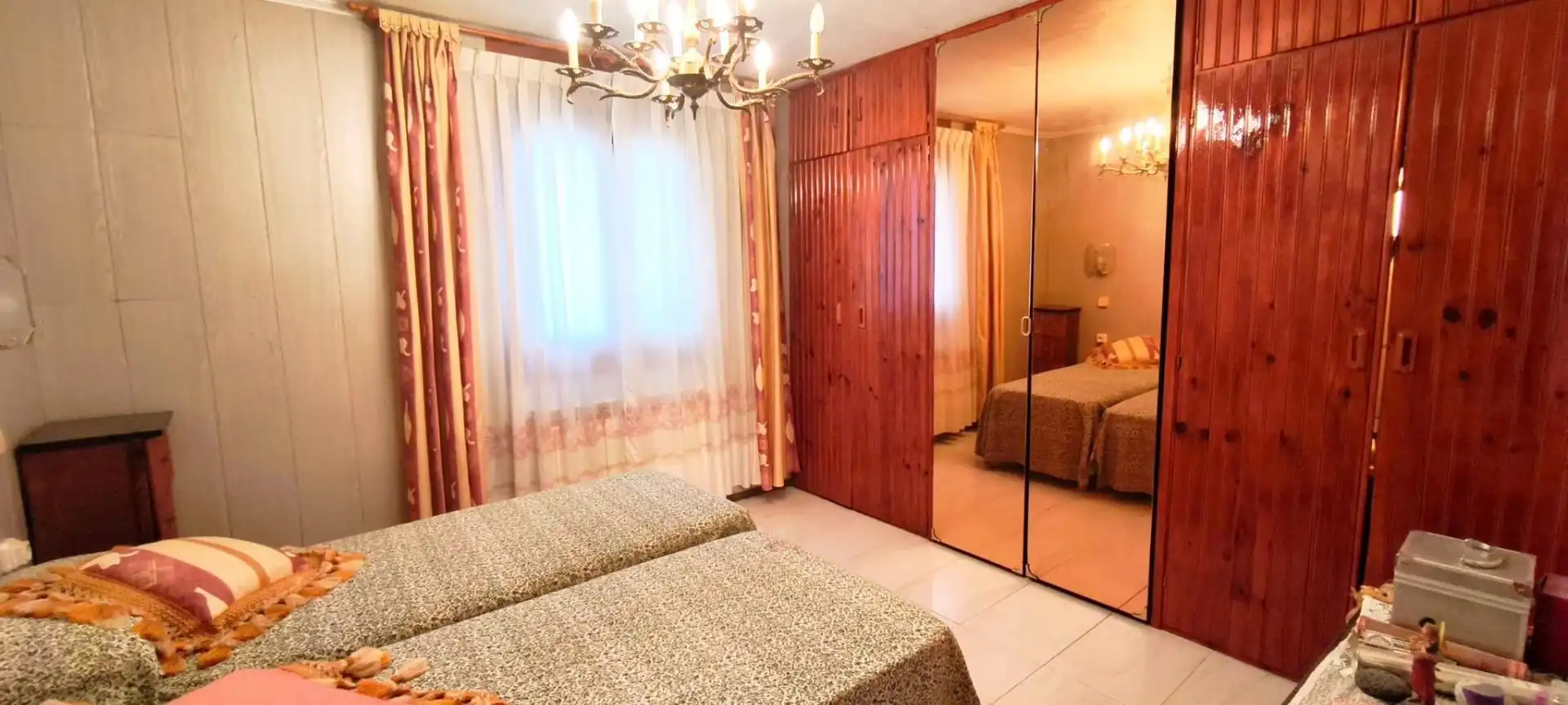 Dormitori de Casa o xalet en venda en Utebo amb Calefacció, Terrassa i Traster