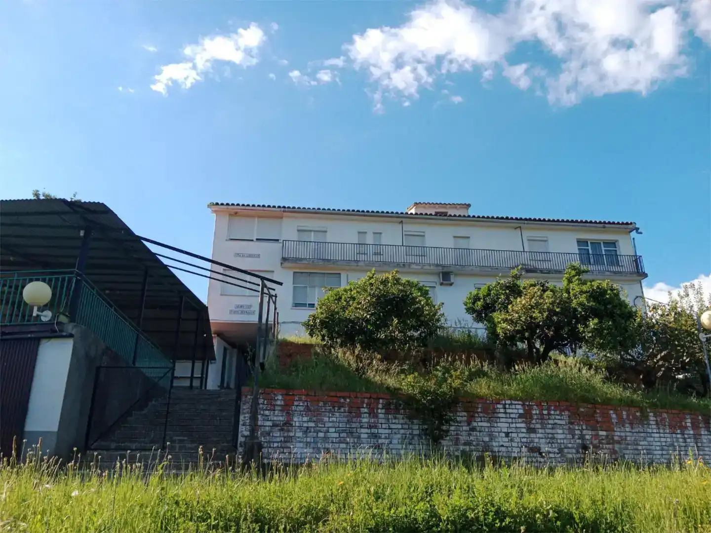 Vista exterior de Piso en venta en Candeleda con Jardín privado, Trastero y Amueblado