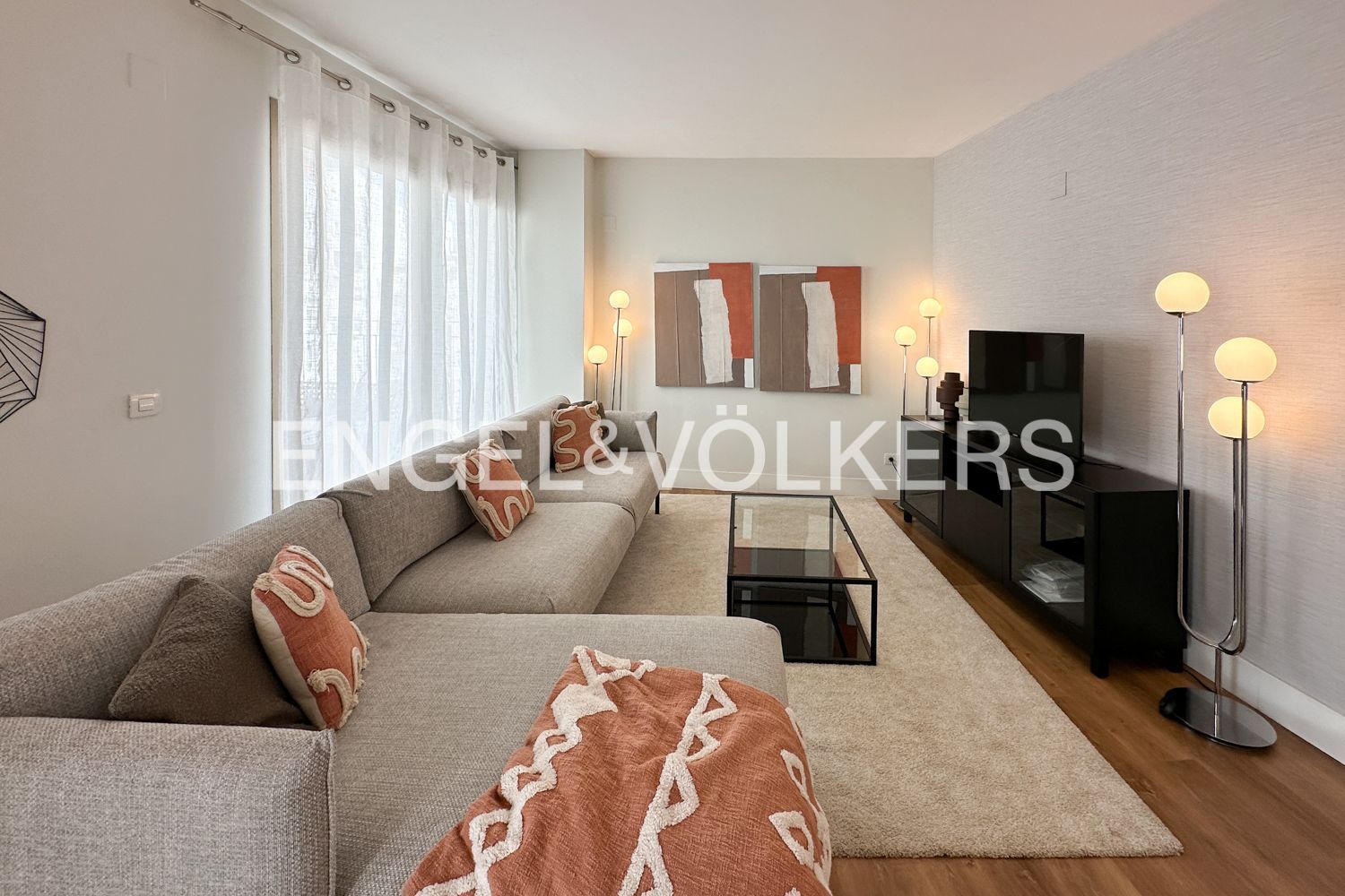 Living room of Flat to rent in  Valencia Capital  with Air Conditioner, Heating and Private garden