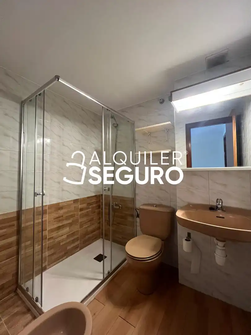 Bathroom of Houses for rent in Tres Cantos  with Heating, Storage room and Swimming Pool