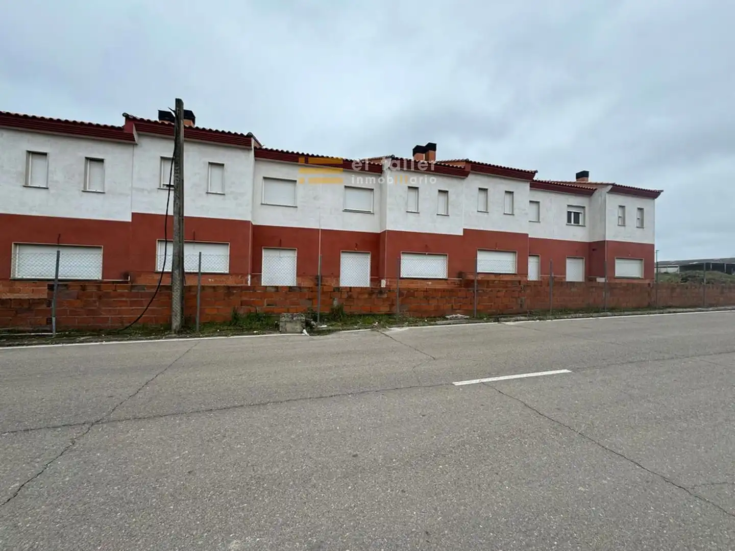 Vista exterior de Casa adosada en venda en Fuentes de Oñoro