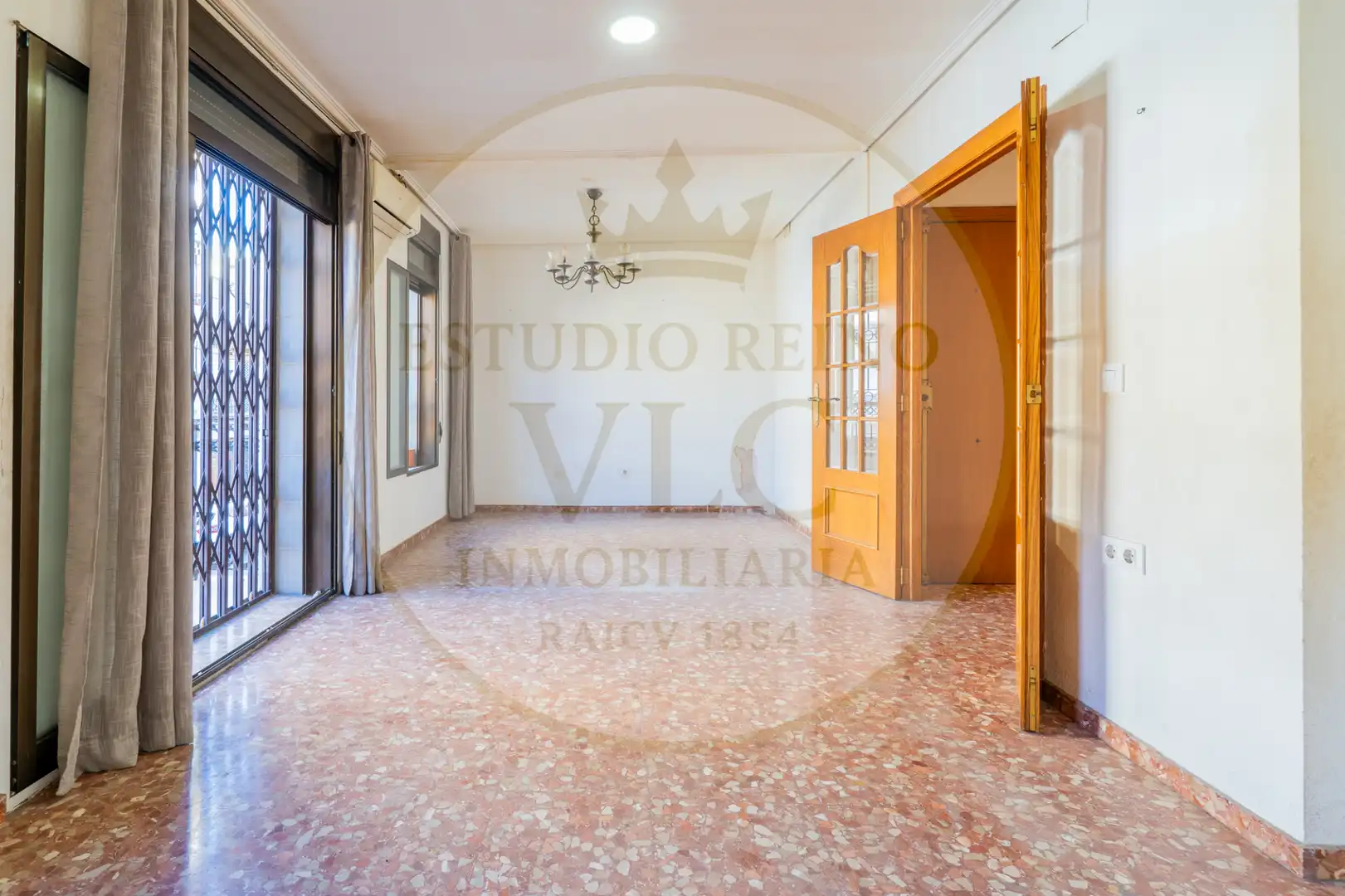 Maisonette zum Verkauf in Valencia mit Terrasse und Balkon