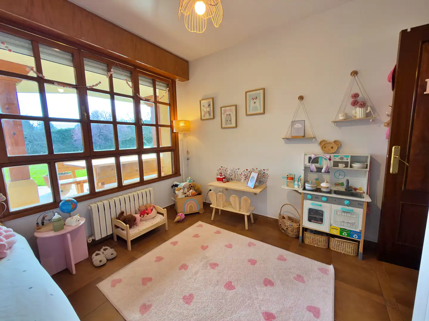 Dormitori de Casa o xalet en venda en Gijón  amb Calefacció, Parquet i Terrassa