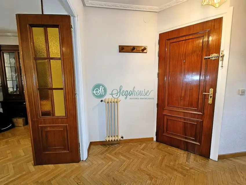 Piso en venta en Segovia con Calefacción, Terraza y Trastero