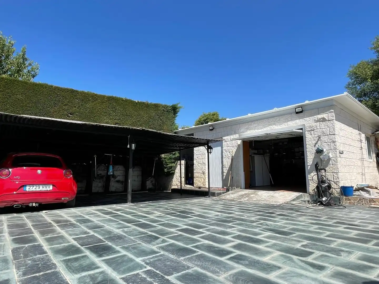 Vista exterior de Casa o xalet en venda en Camponaraya amb Calefacció i Jardí privat