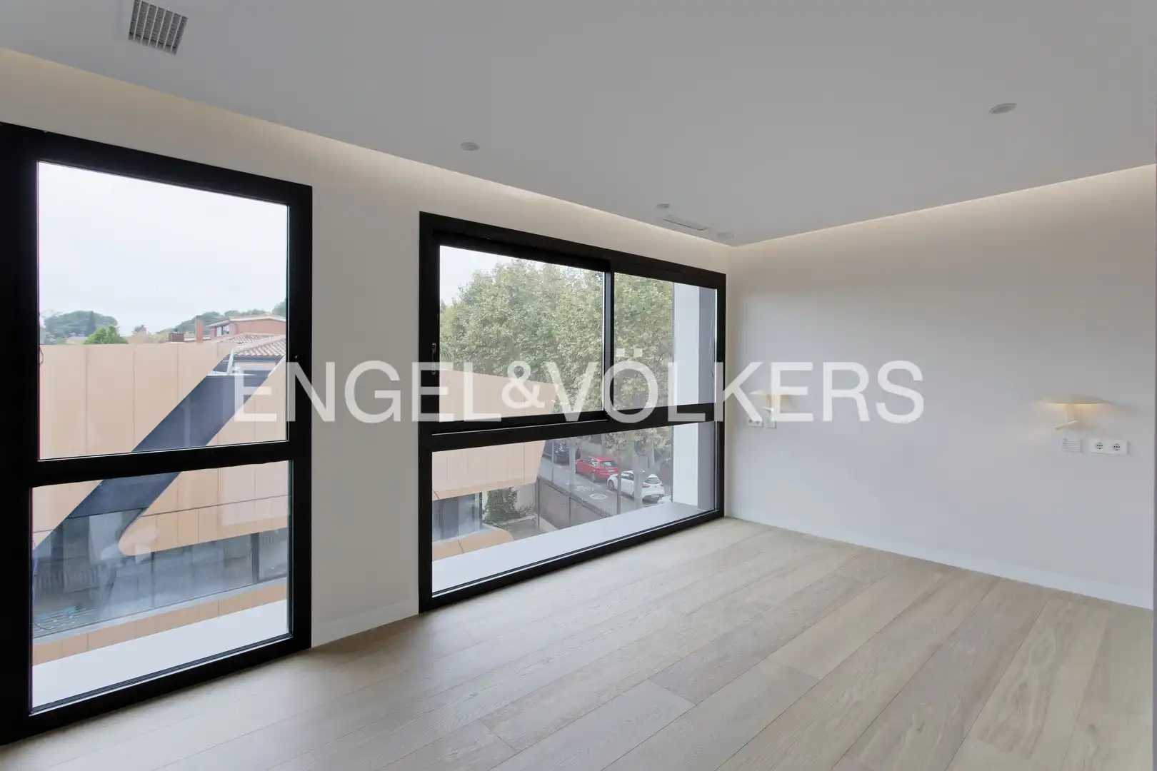 Vista exterior de Casa o xalet en venda en Sant Cugat del Vallès amb Aire condicionat, Calefacció i Jardí privat