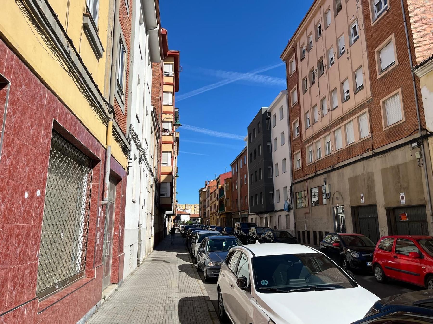 Exterior view of House or chalet for sale in León Capital 