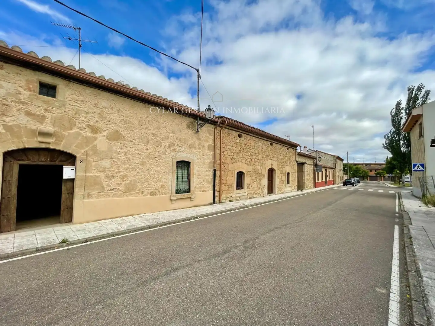 Vista exterior de Casa o chalet en venta en Monterrubio de Armuña con Terraza, Trastero y Piscina