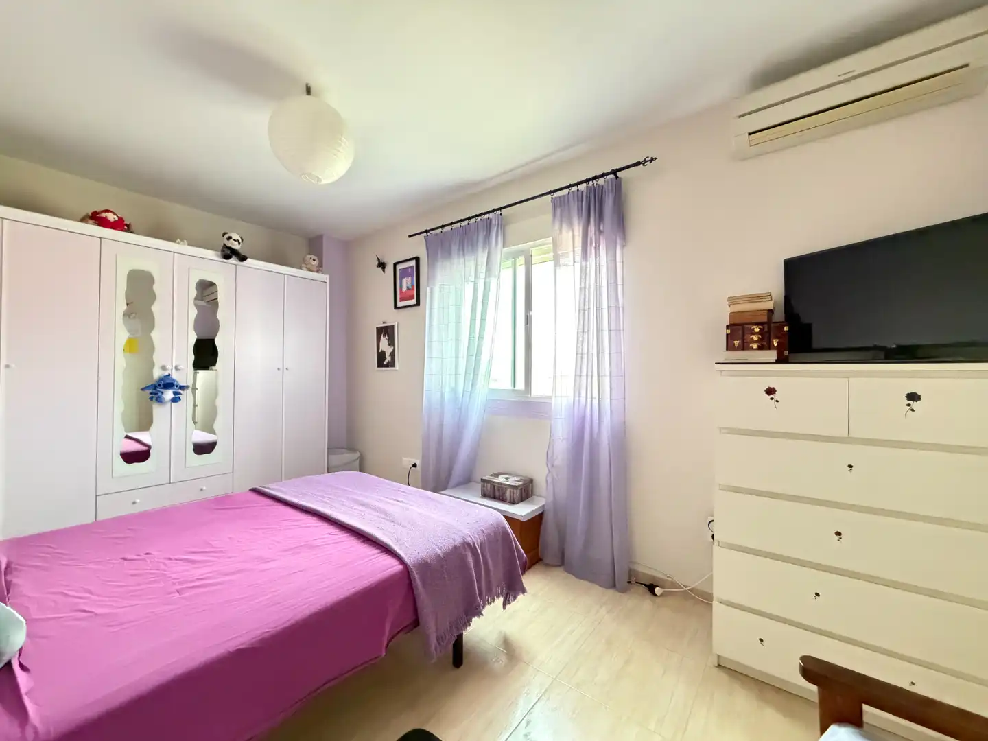 Habitación de Piso en venta en Plasencia con Lavadora y Balcón