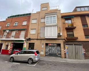 Exterior view of Duplex for sale in  Madrid Capital