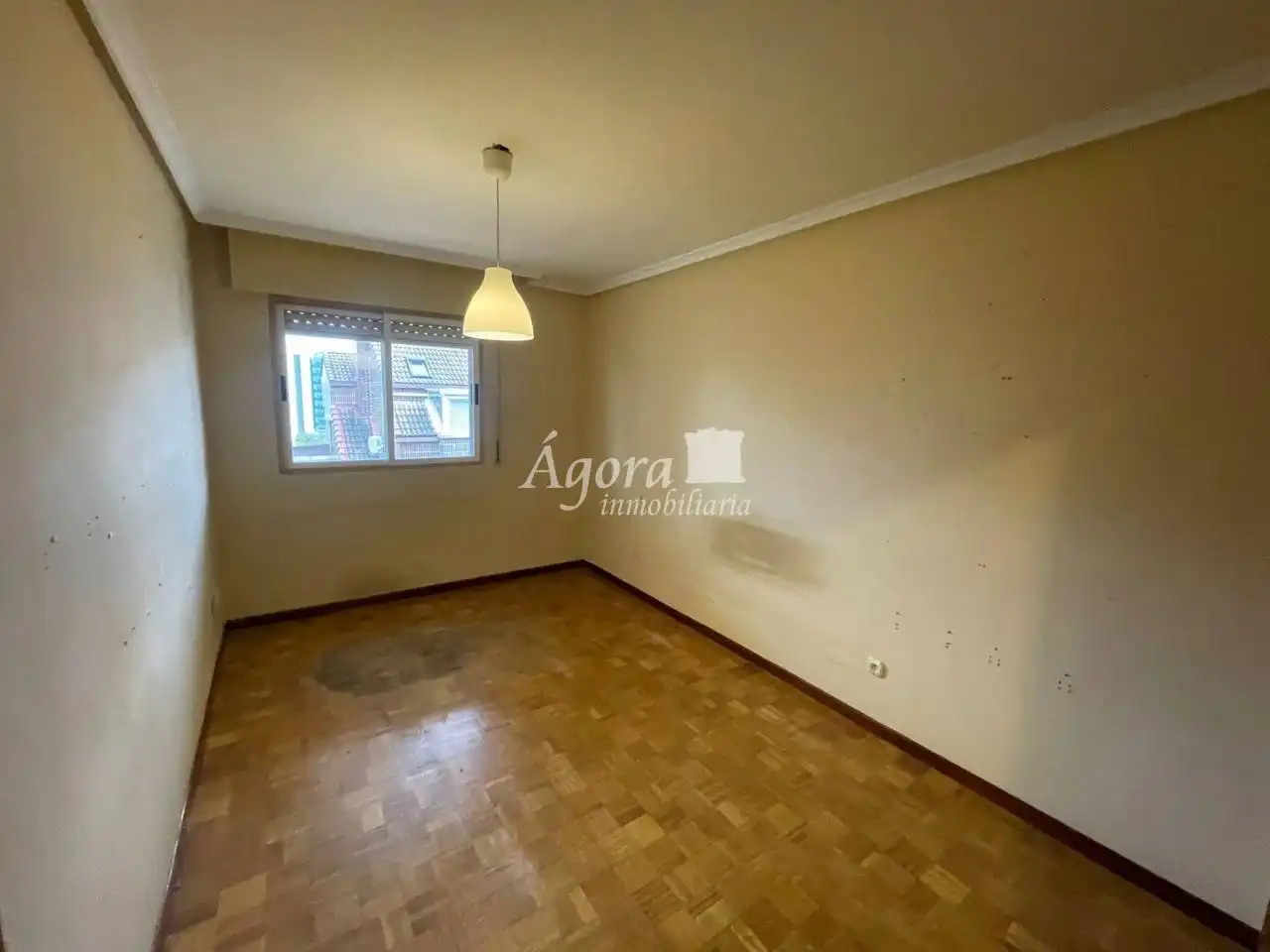 Habitación de Dúplex en venta en Valladolid con Calefacción, Parquet y Terraza