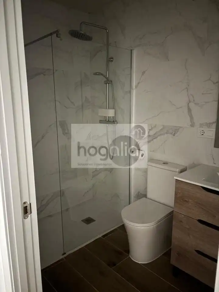 Ground floor for rent in Triana Casco Antiguo