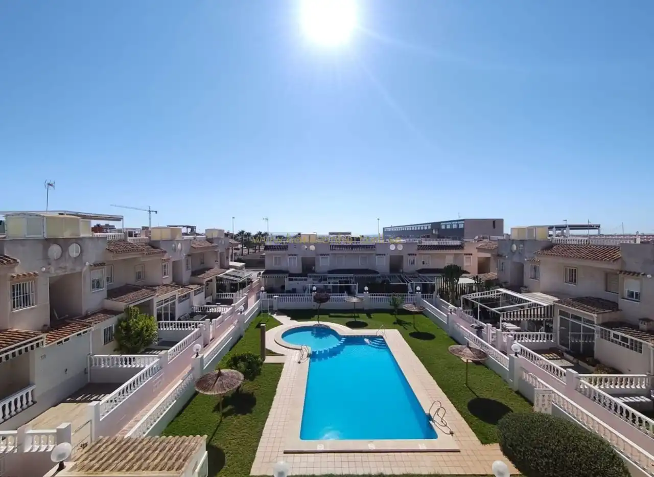 Apartament en venda a Zona Carrefour - Urbanizaciones, imagen 4