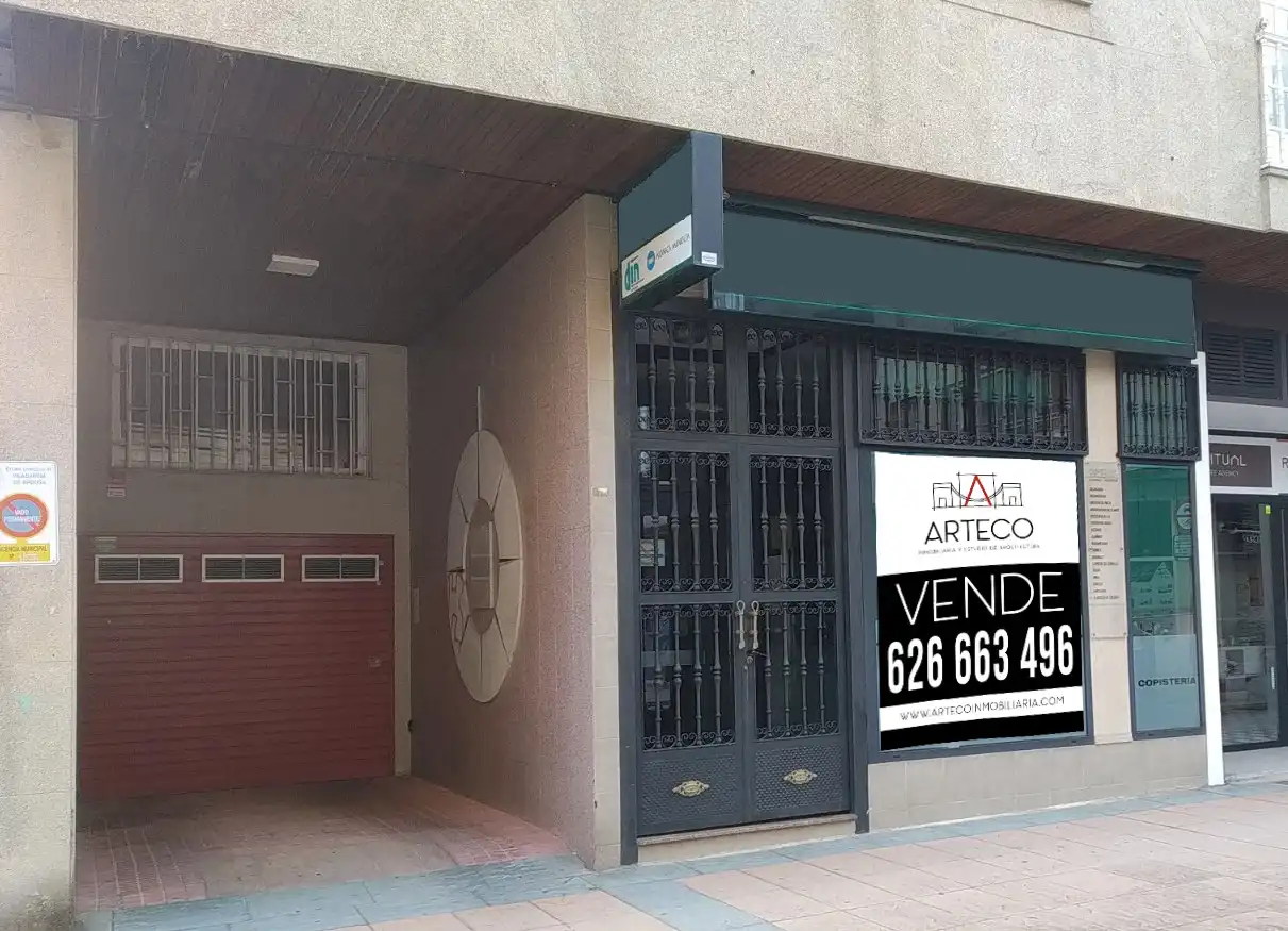 Local comercial de lloguer a Rúa Arapiles 4