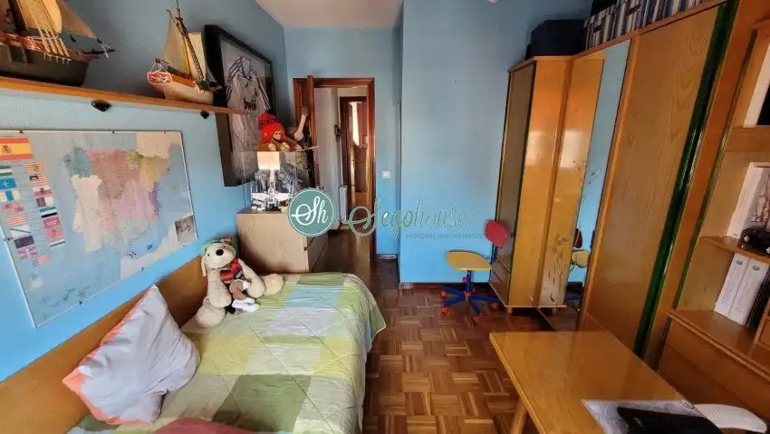 Bedroom of Flat for sale in Segovia  with Heating, Parquet flooring and Terrace
