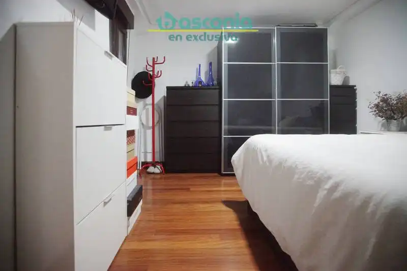 Bedroom of Flat for sale in Bilbao   with Furnished