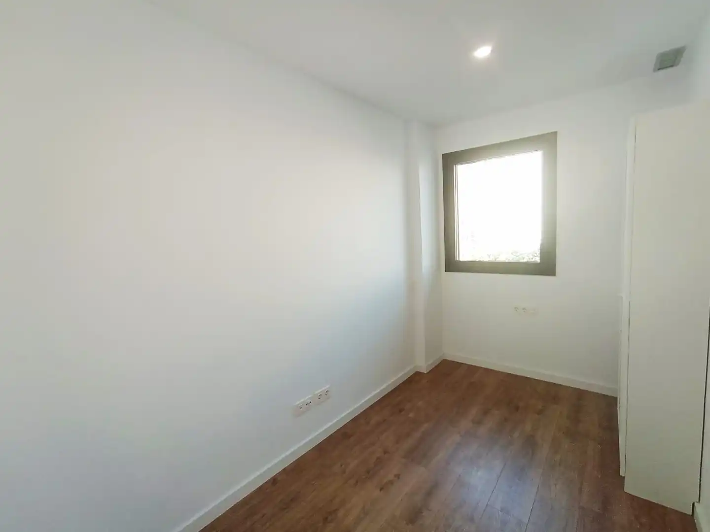 Bedroom of Flat for rent in Terrassa  with Air Conditioner and Heating