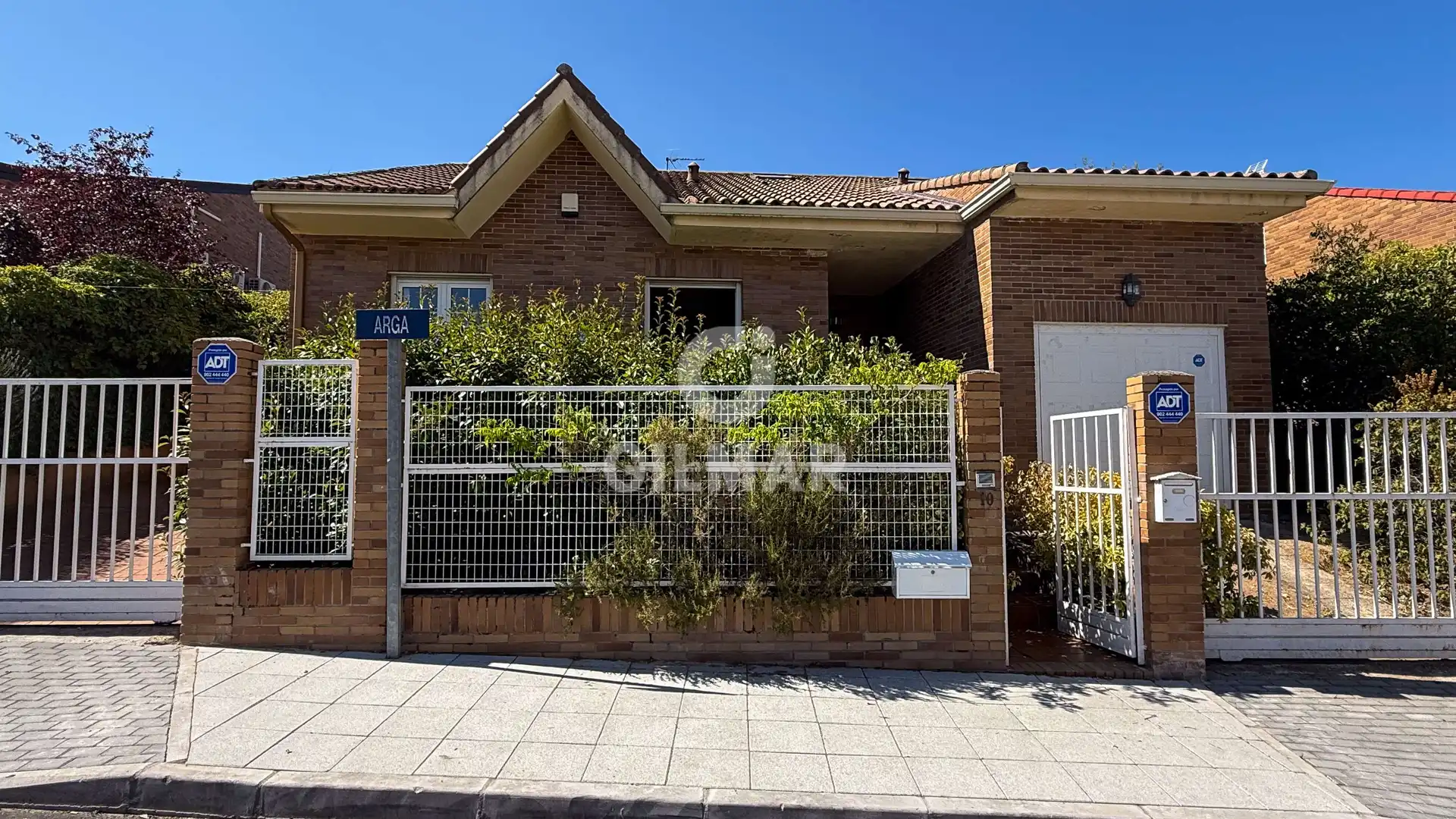 Vista exterior de Casa o xalet en venda en Collado Villalba amb Calefacció i Jardí privat