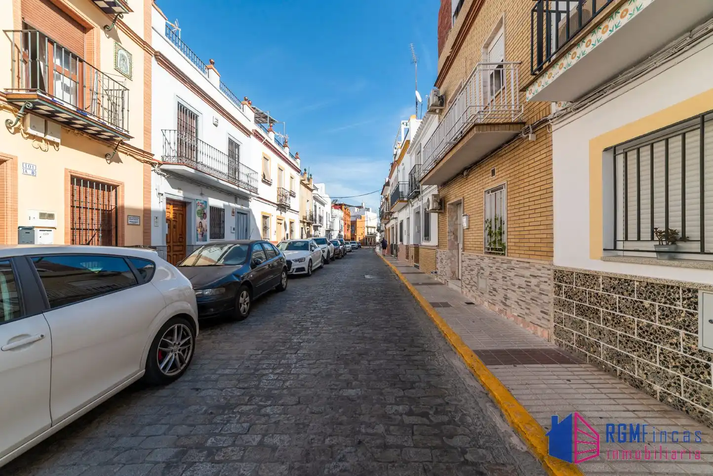 Vista exterior de Piso en venta en La Algaba, Sevilla