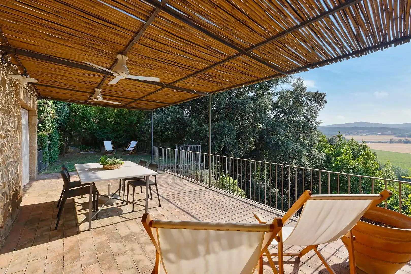 Terrassa de Finca rústica en venda en La Bisbal d'Empordà amb Aire condicionat, Calefacció i Terrassa