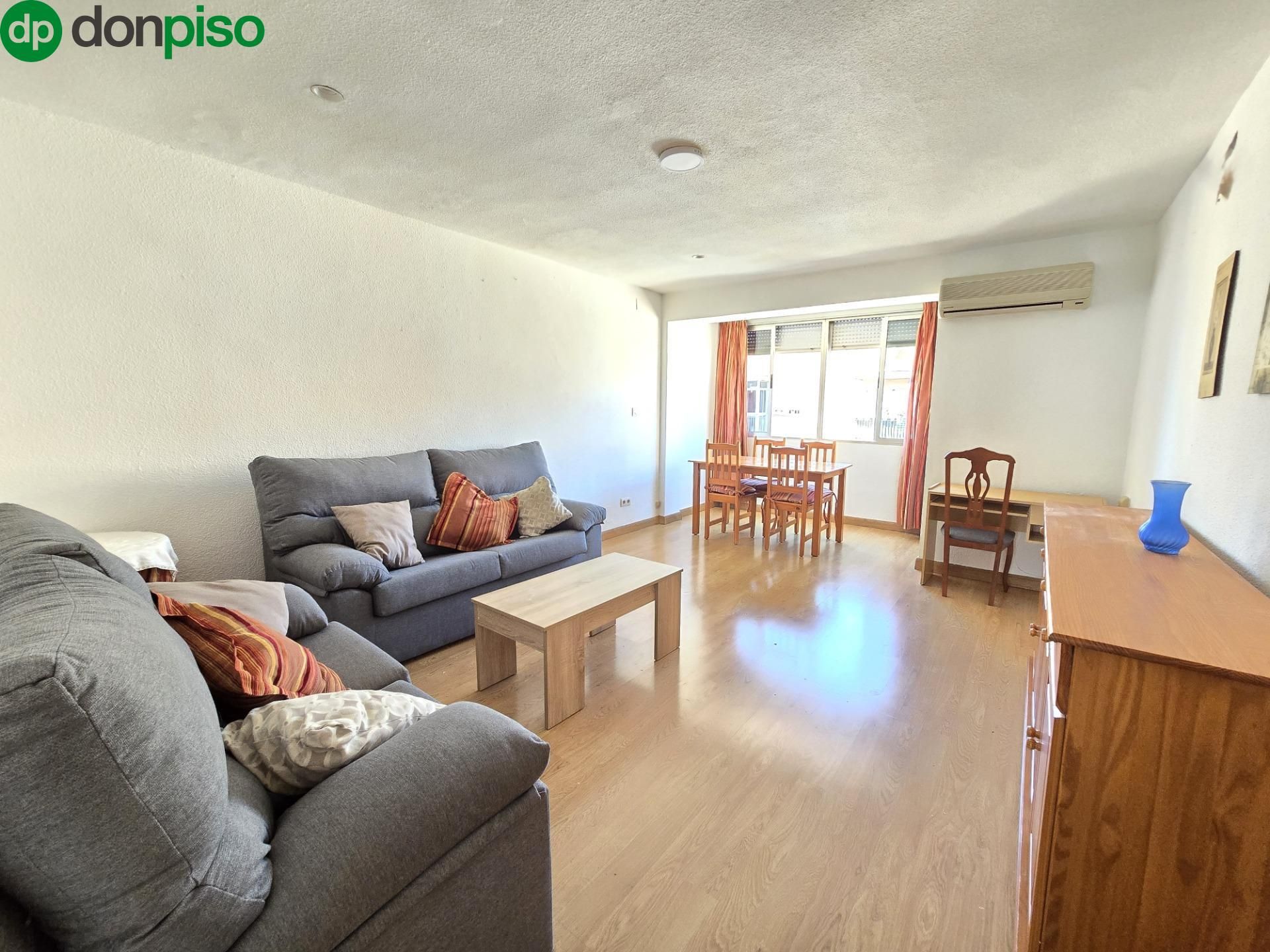 Living room of Flat to rent in  Granada Capital  with Air Conditioner