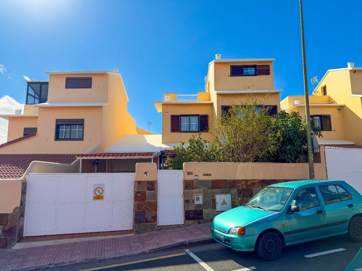 Exterior view of Single-family semi-detached for sale in Candelaria  with Air Conditioner