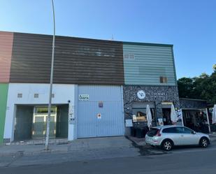 Vista exterior de Nau industrial en venda en Torremolinos