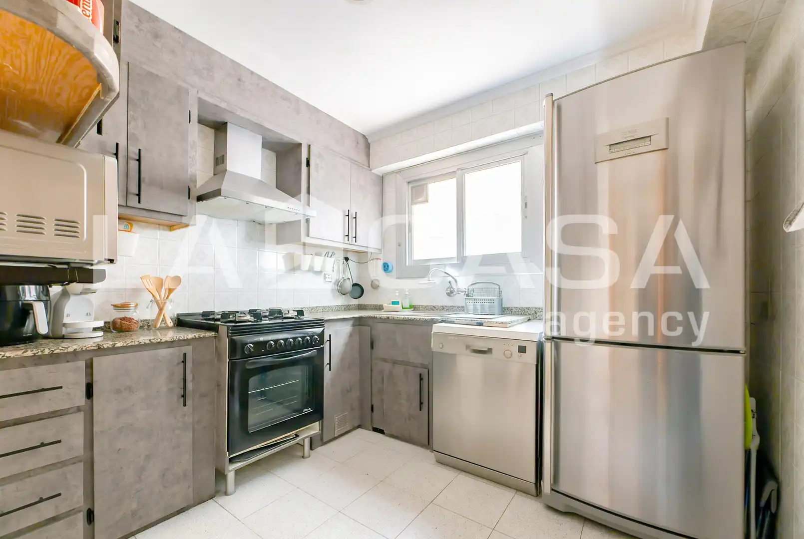 Kitchen of Flat for sale in Valencia  with Oven and Washing machine