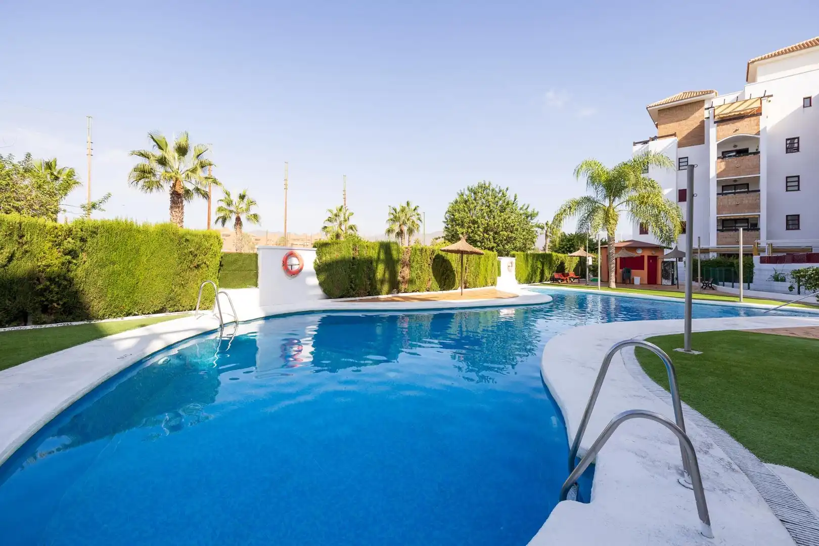 Piscina de Apartamento en venta en Motril con Aire acondicionado, Jardín privado y Terraza