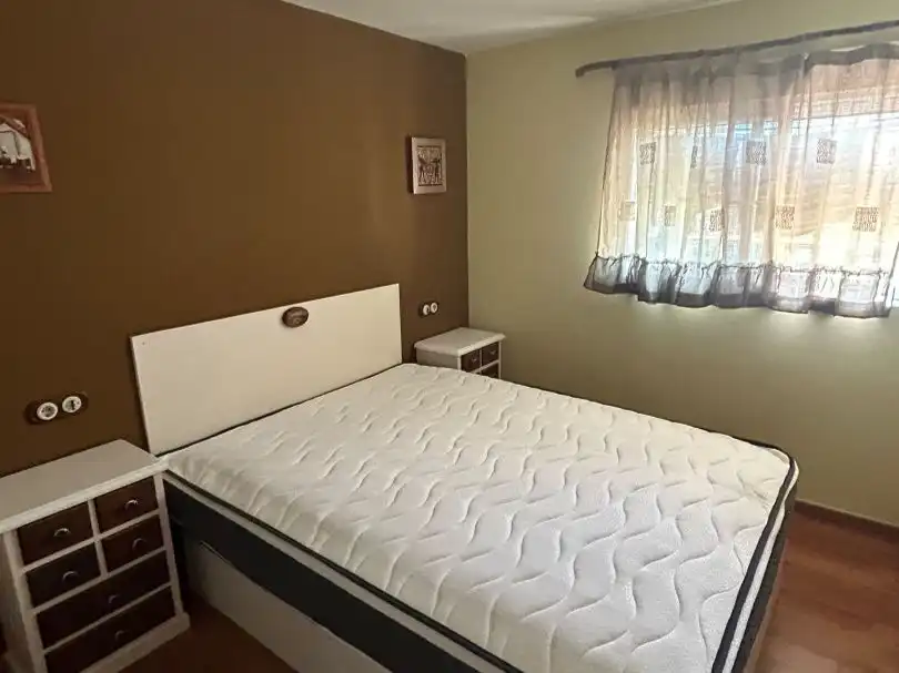 Schlafzimmer von Wohnung zur Miete in Valencia mit Klimaanlage, Heizung und Parkett