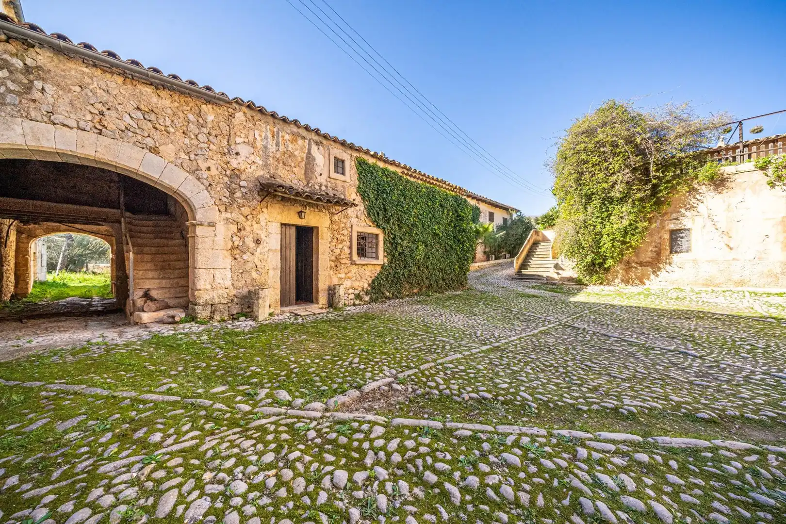 Vista exterior de Edificio en venta en Inca con Alarma y Piscina comunitaria