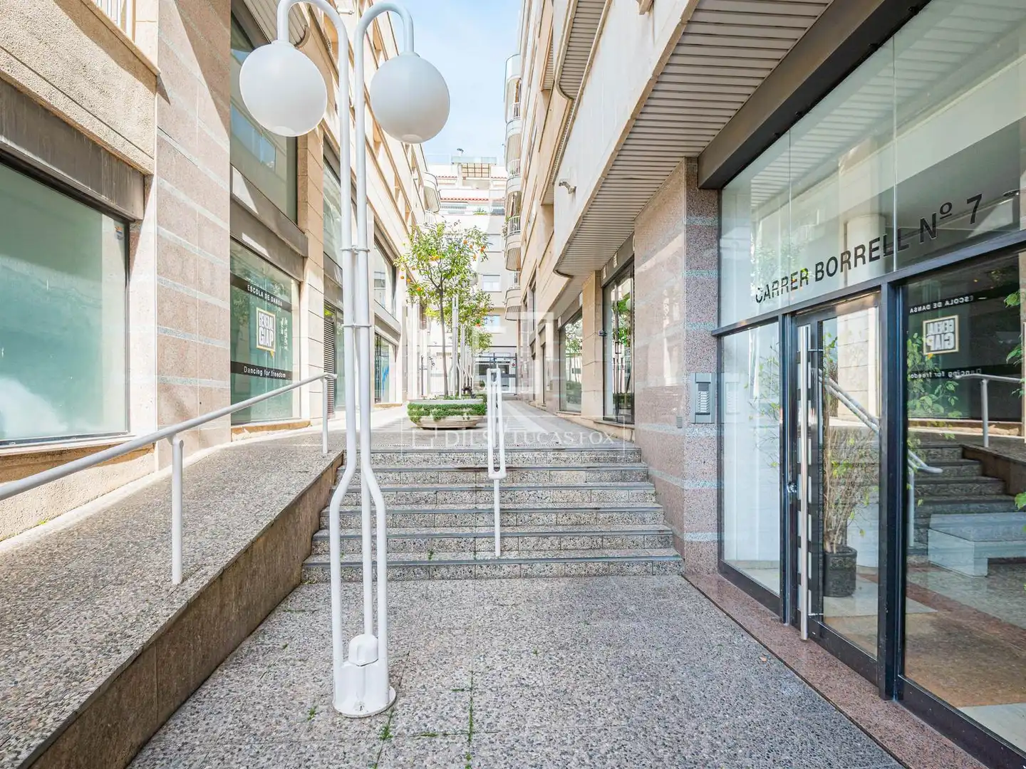 Exterior view of Flat for sale in Sant Cugat del Vallès  with Air Conditioner, Heating and Terrace
